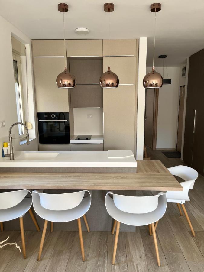 Atina Apartment, City Centre Budva ,Luxurious, Bright, Parking Екстериор снимка