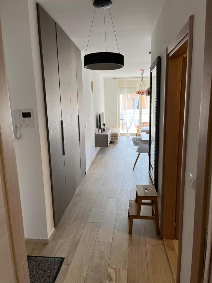 Atina Apartment, City Centre Budva ,Luxurious, Bright, Parking Екстериор снимка